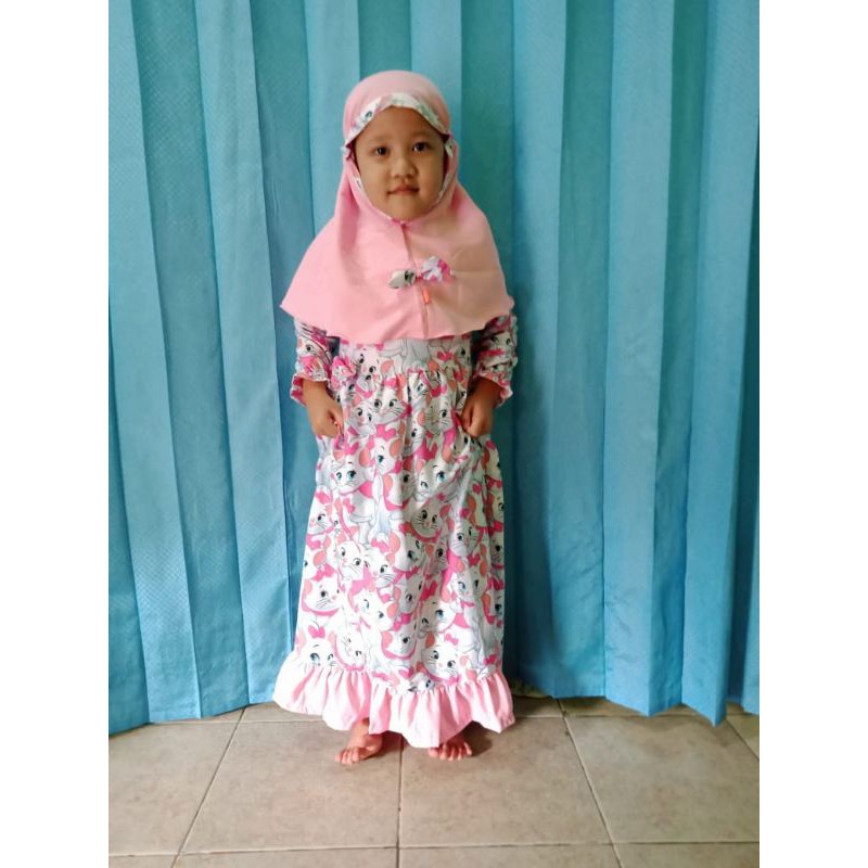 Gamis + Hijab Karakter L