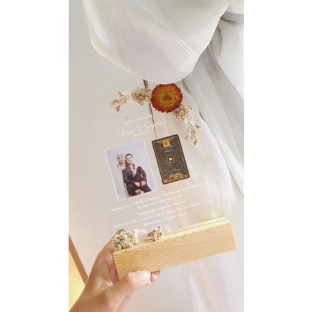 

(Daisy Acrylic) Flowers Gift Kado Akrilik Wisuda Nikah Cinderamata