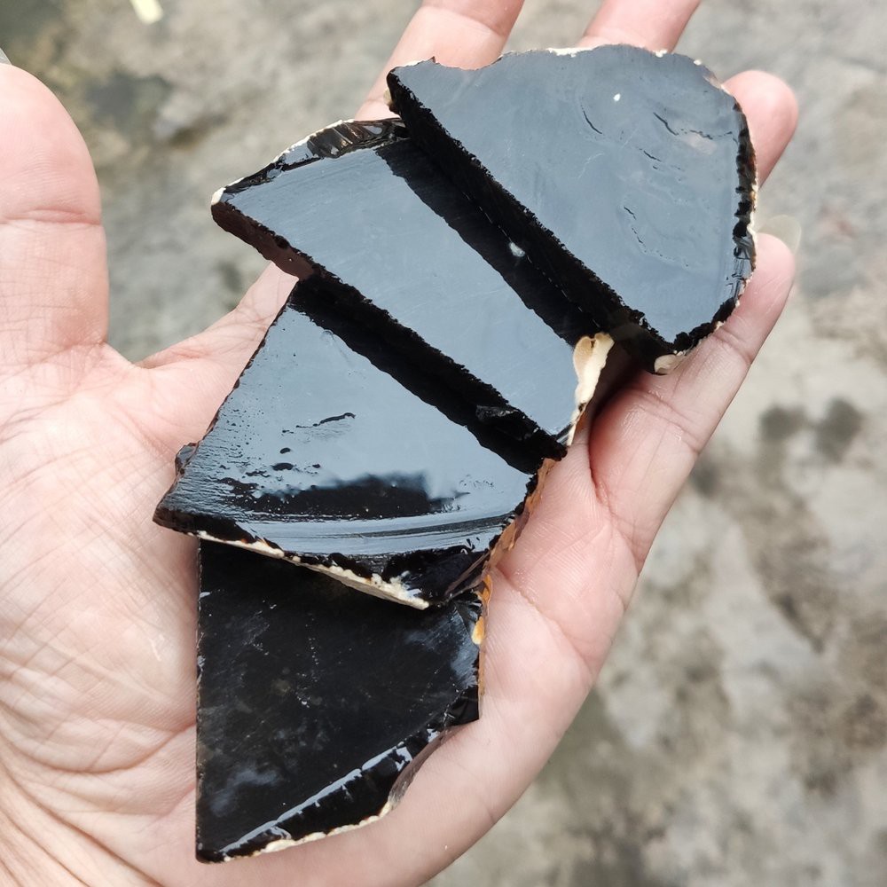 BAHAN BATU NATURAL YAMAN WULUNG - KECUBUNG API HITAM PEKAT DISENTER MERAH