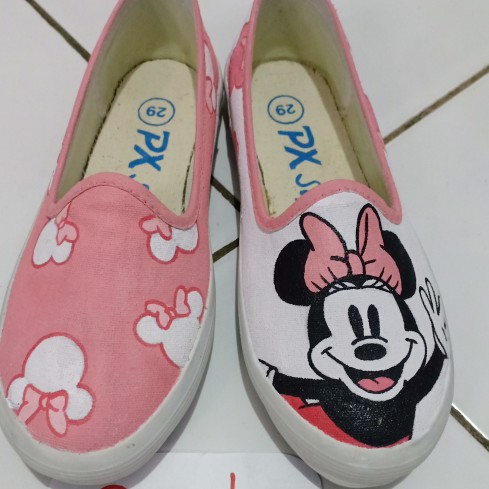 

SEPATU LUKIS BEBAS DESAIN CUSTOM NAMA GAMBAR KUALITAS RAPI CEPAT62