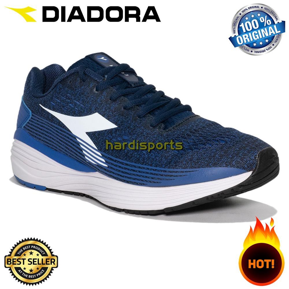 diadora whizz