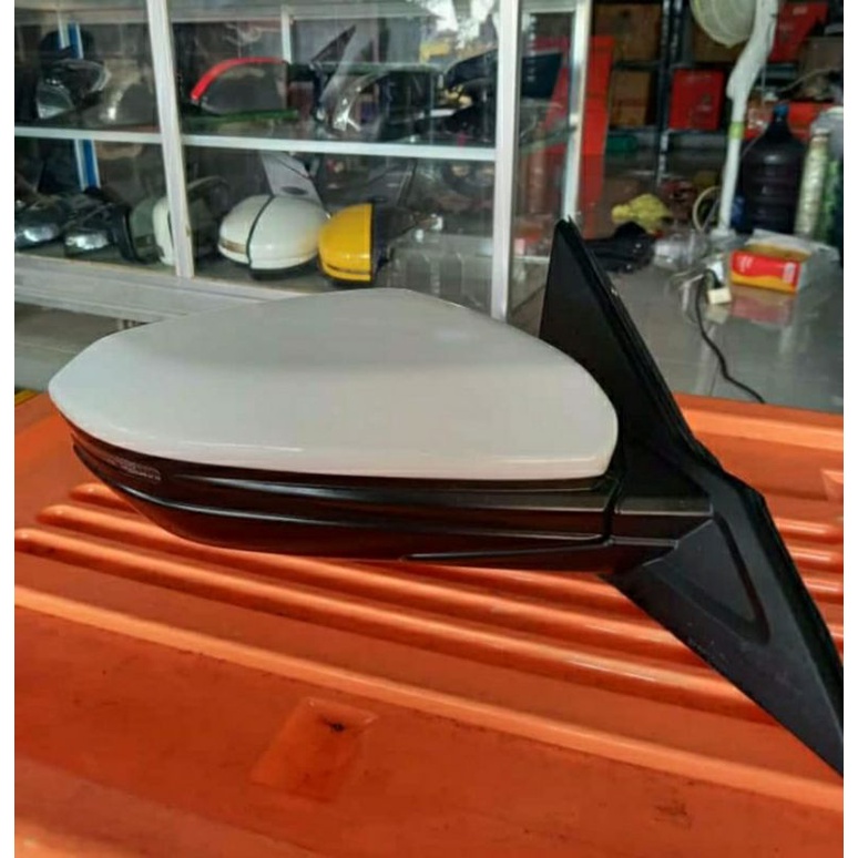 Spion Mazda 2