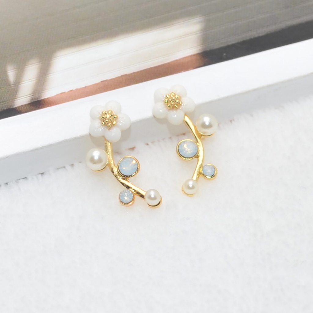 Hu Hu Hu Hu Hu Alat Bantu Pasang Kacamata♡ 1 Pasang Anting Stud Mutiara Berlian Imitasi Bentuk Bunga Untuk Wanita