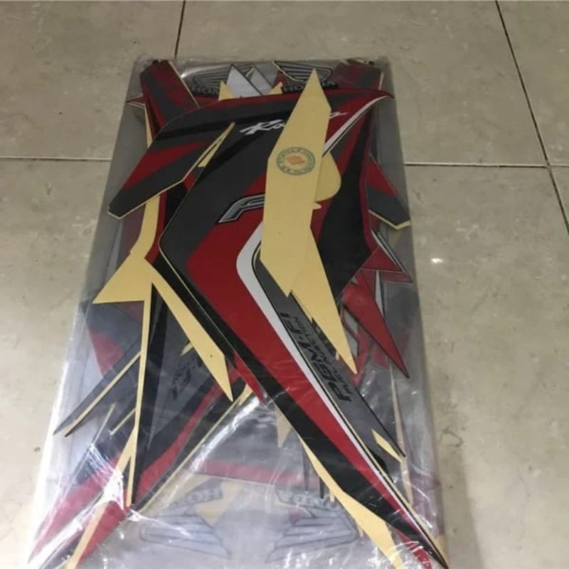 STRIPING STIKER LIS BODY MOTOR HONDA BLADE 125 TAHUN 2015 HITAM ORIGINAL