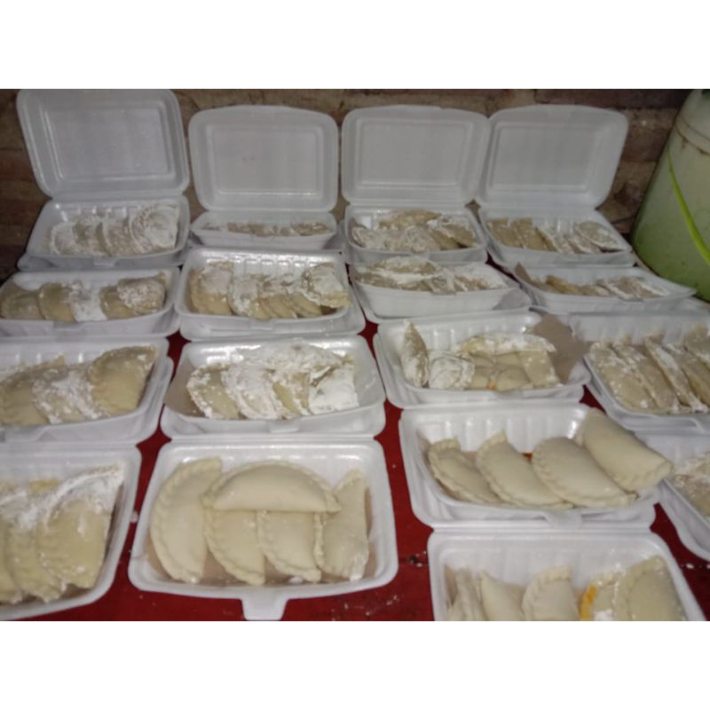 

Cireng Mercon Isi Ayam dan Bakso 1 box Isi 5pcs