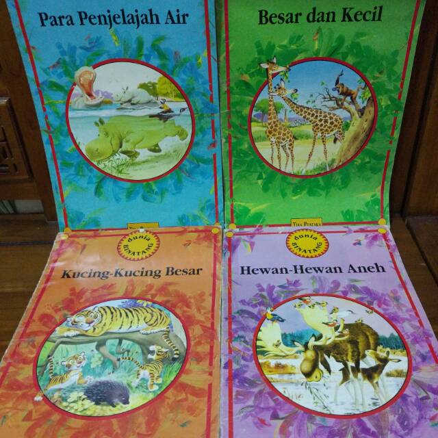 Buku Dunia Binatang Tira Pustaka
