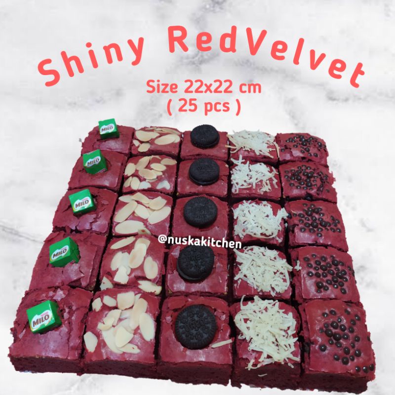 

Shiny RedVelvet (size 22x22 cm)