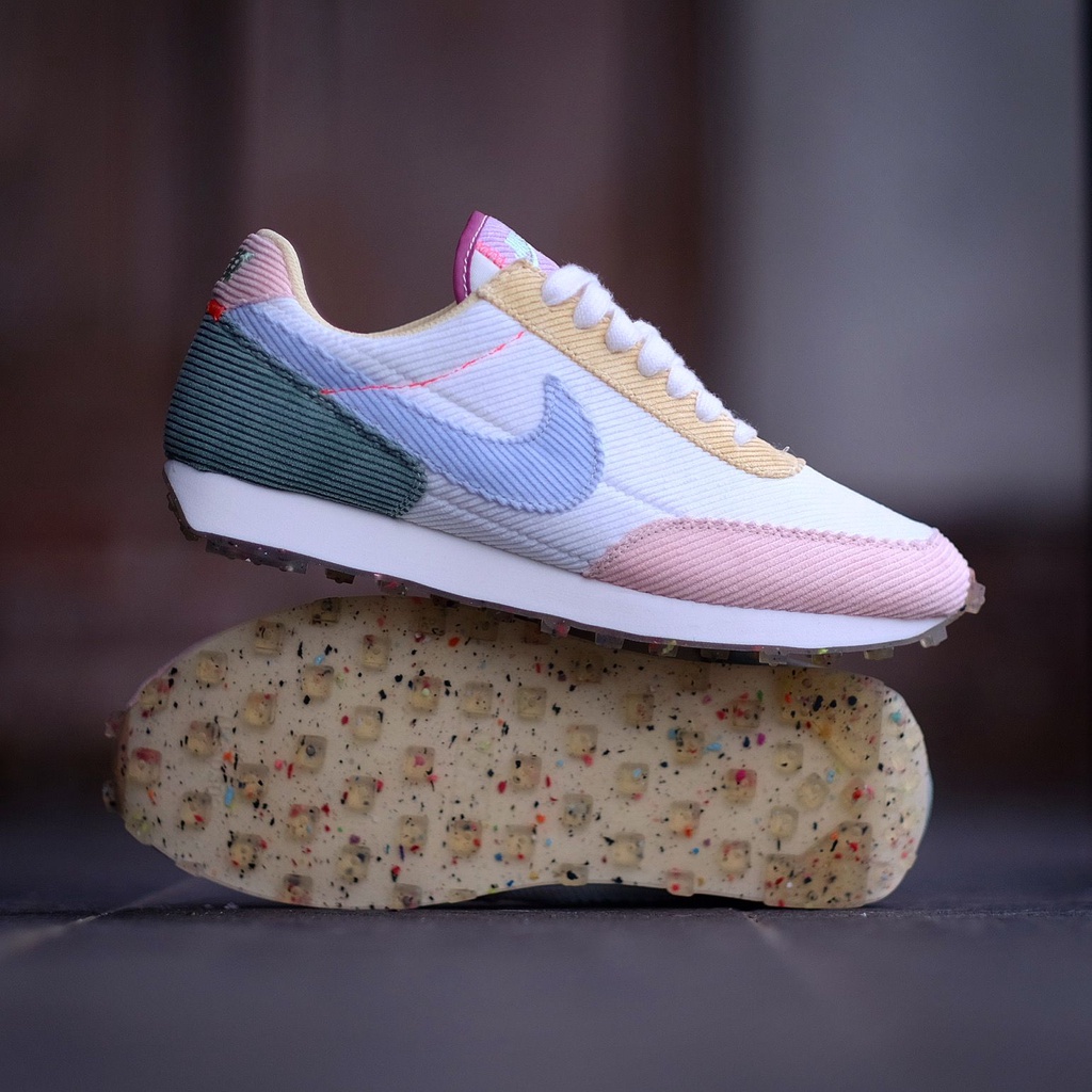 NIKE DAYBREAK RETRO CORDUROY