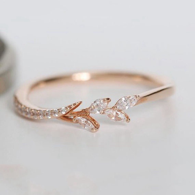 Cincin Rose Gold Wanita Bentuk Daun Hias Kristal untuk Tunangan