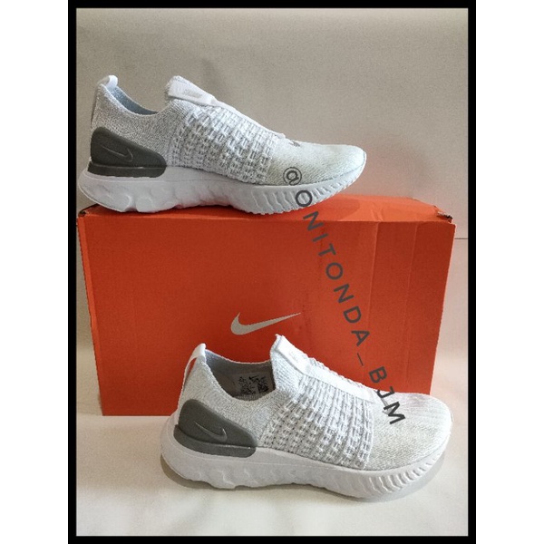 Nike W react Phantom Run