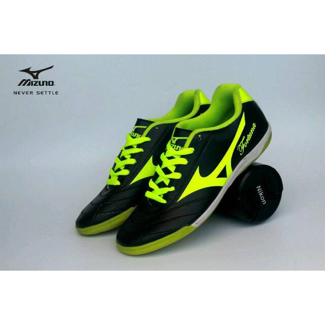 Sepatu futsal mizuno morelia neo