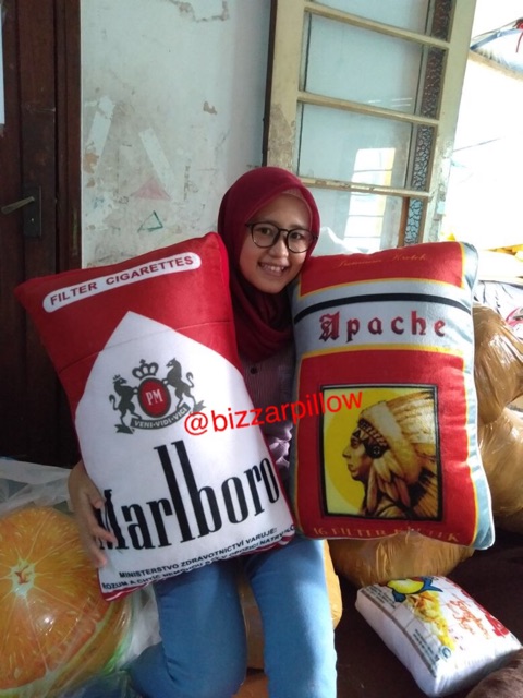 Bizzarpillow Bantal Snack Jumbo Size L BZ010