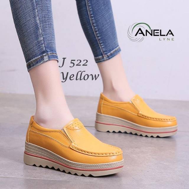 SEPATU WEDGES ANELA LYNE*