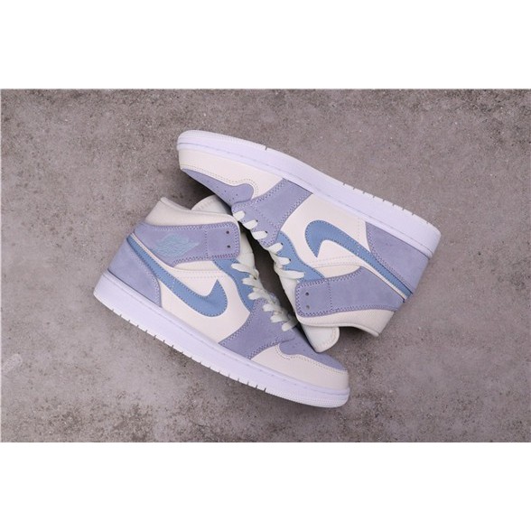 slip resistant crocs clog