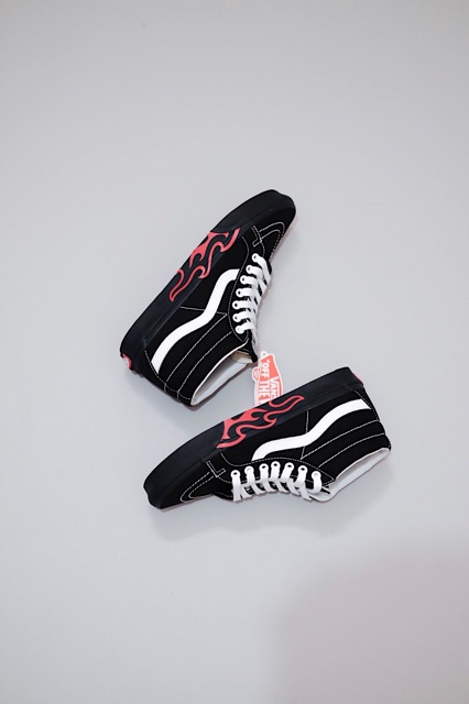 Vans Sk8 Mid Reissue “Flame Black” Cut Out