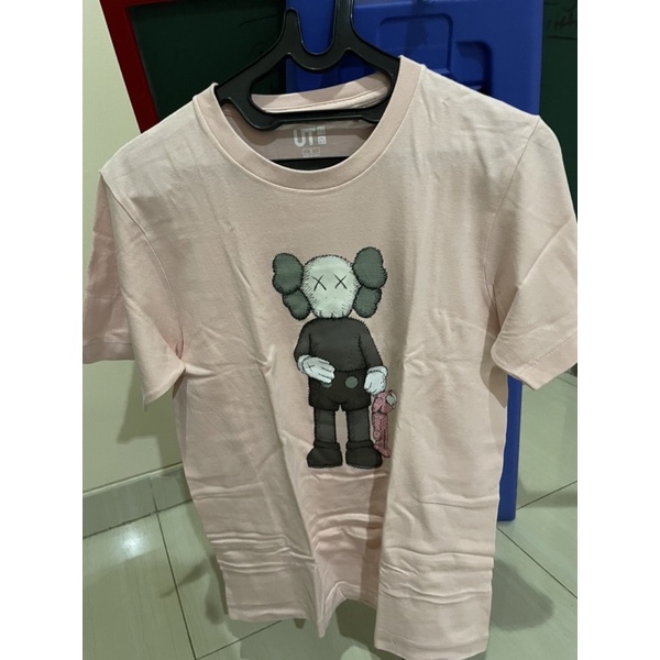 preloved kaws x uniqlo