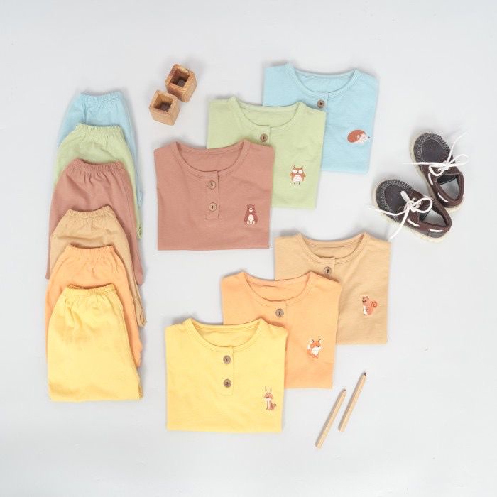 Mooi Nava Button Set / Setelan Anak Unisex