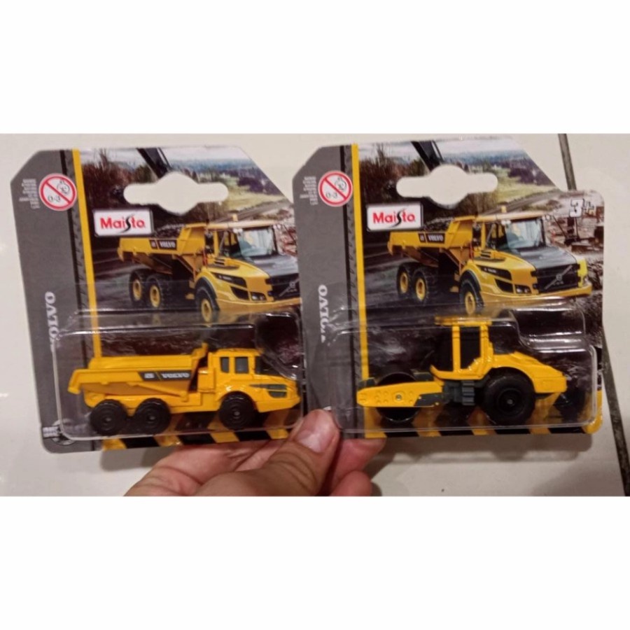 sale mainan: Maisto Volvo Truck Diecast Original