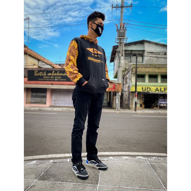 Elfamous Pullover Hoodie Batik 01