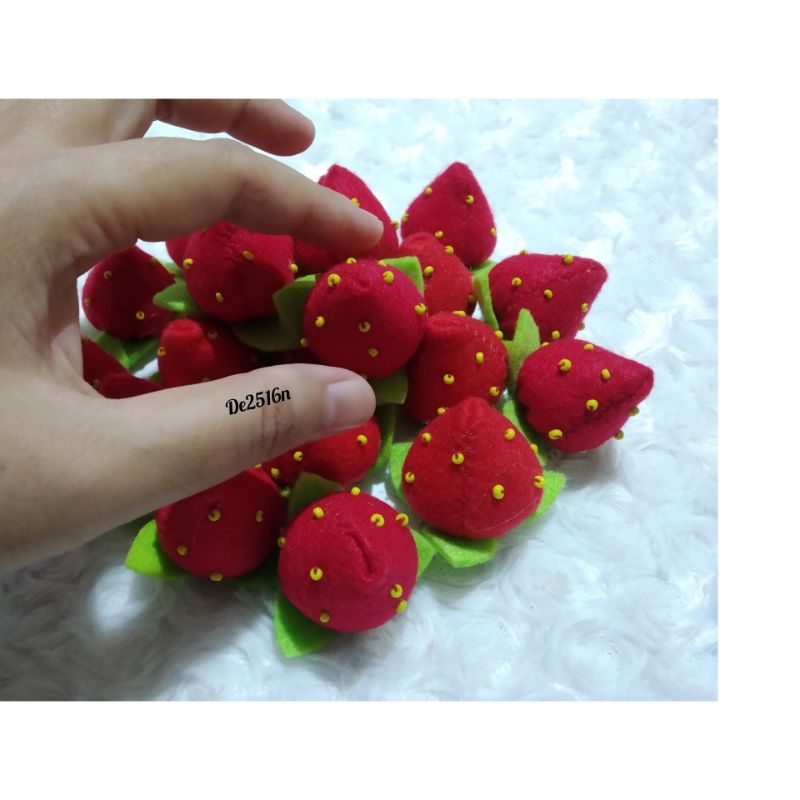 aplikasi flanel/ buah stroberi/edukasi anak