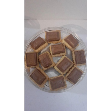 

Kue Kering Cadbury Cheese