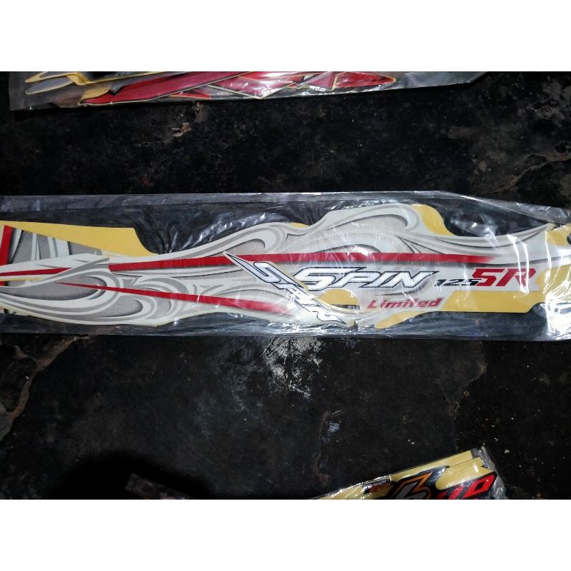 stiker suzuki spin