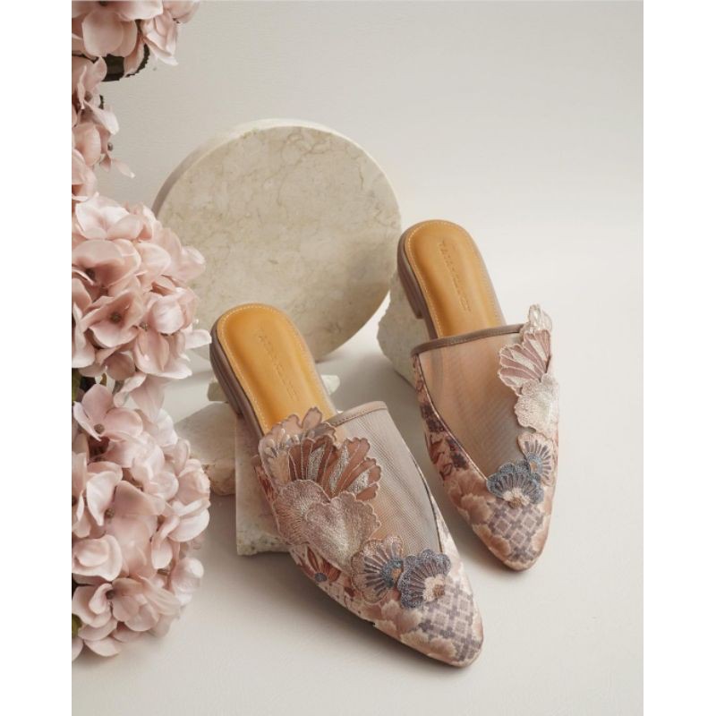 Ready Stock Vaia x Wearing Klamby (Claudia Mules Endless Sea Size 38)