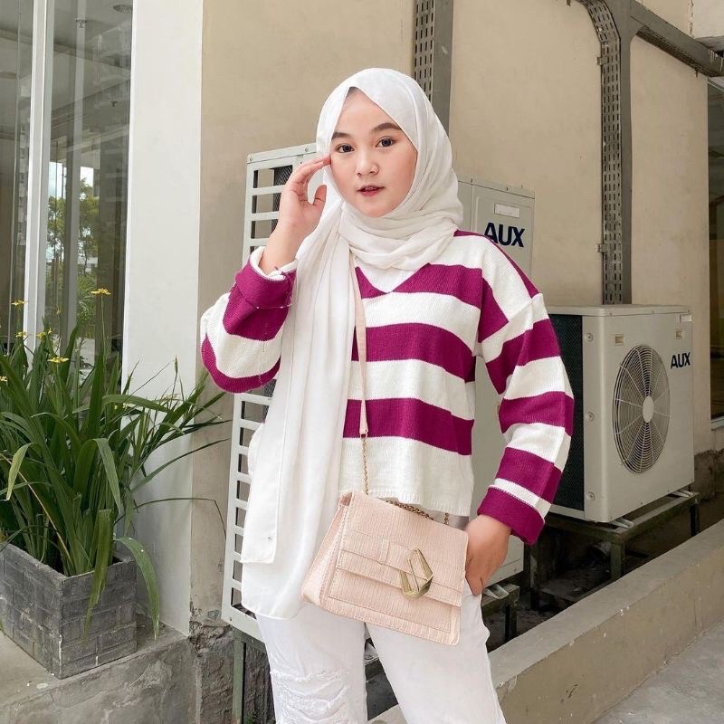 FUJI BLOUSE RAJUT / BLOUSE RAJUT MODEL KEKINIAN / BLOUSE FUJI / OUTFIT CASUAL OOTD / ATASAN BAJU WANITA TERBARU / ATASAN