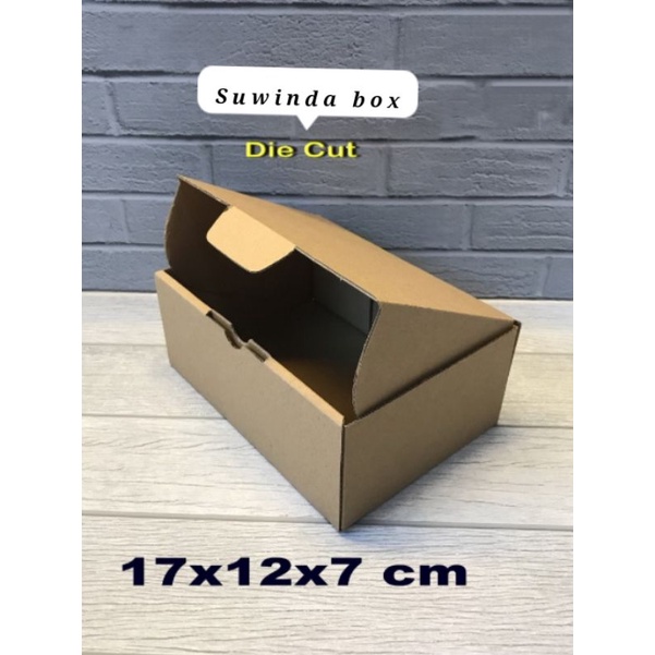 

Kardus/karton Box Uk. 17x12x7 cm..........kardus Pizza
