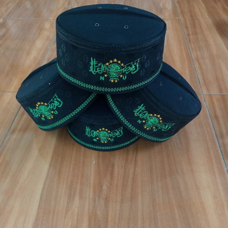 Songkok Hitam Bordir Nu Hijau Ac Harga Terjangkau kopyah/Peci NU/Peci Hitam/Bordir NU Peci songkok hitam NU peci kopiyah Nu songkok NU  peci murah songkok murah kopiyah murah Peci Nahdatul Ulama Peci malaysia lokal peci malaysia original songkok hitam