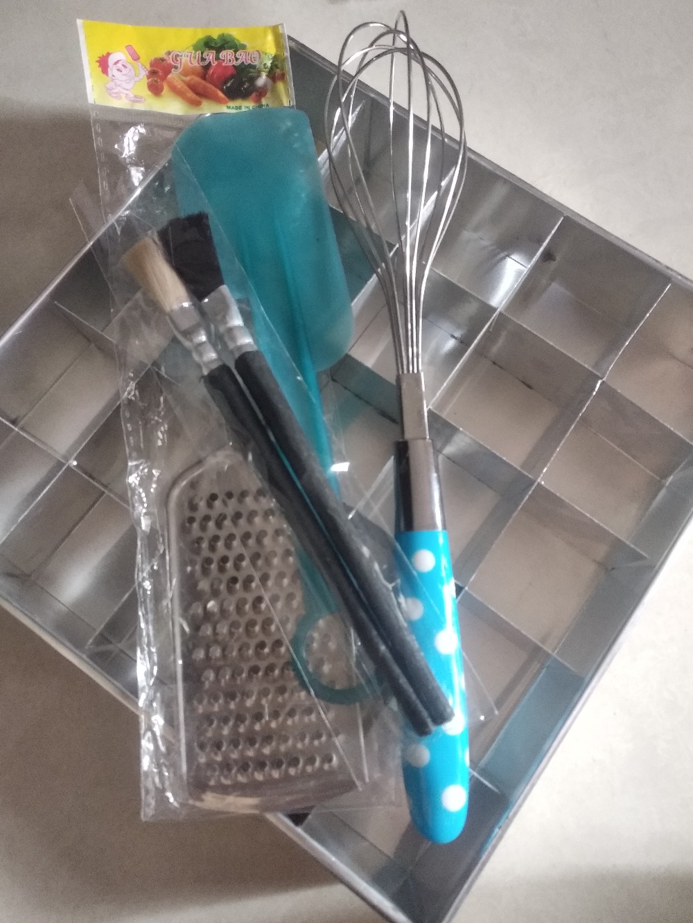 Paket Komplit Loyang Sekat 20x20/kocokan Telur/parutan Keju/lemet/,kuas