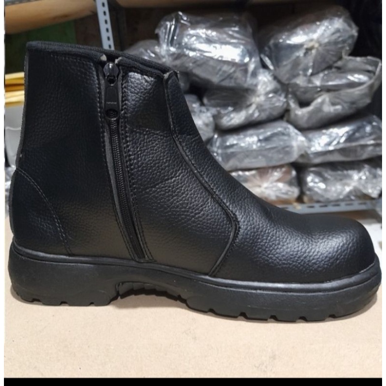 sepatu safety boot lesliting