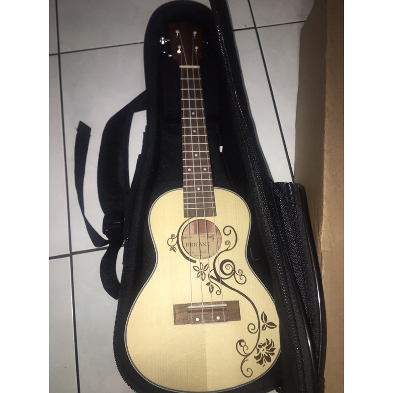 UKULELE TENOR