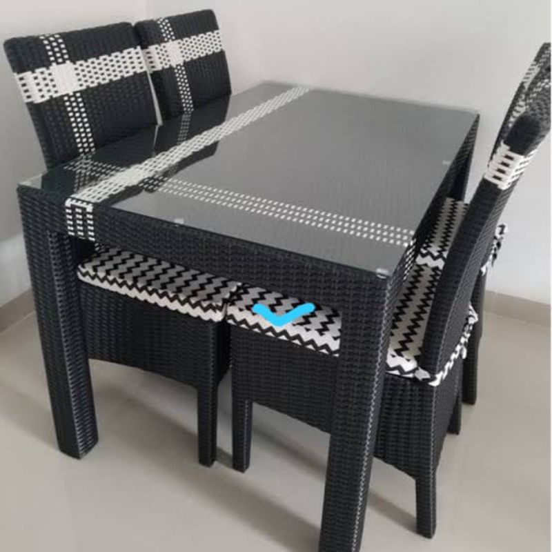 Meja makan Kaca Motif