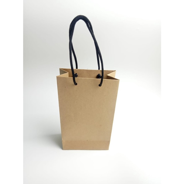 

NEW PAPER BAG BAHAN TEBAL KECIL SIZ 10x5x16,5 (PxLxT)