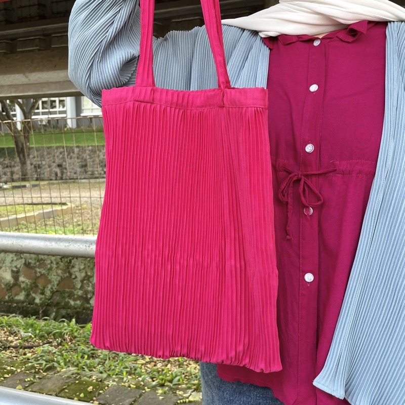 Noorky “Serosia” Pleated Bag / Tote bag  totebag plisket pleat pleats plit plits