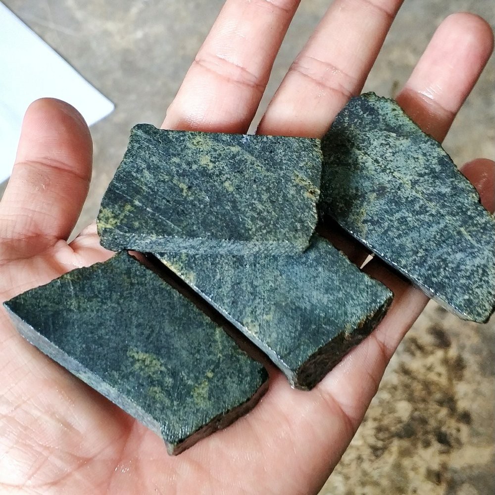 BAHAN ROUGH NATURAL BATU AKIK BADAR BESI HIJAU NEMPEL MAGNET
