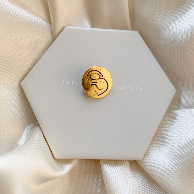 Rora PART 1 NEW BROOCH | BROS BUTTONSCARVES | Rora Gallery-L gold