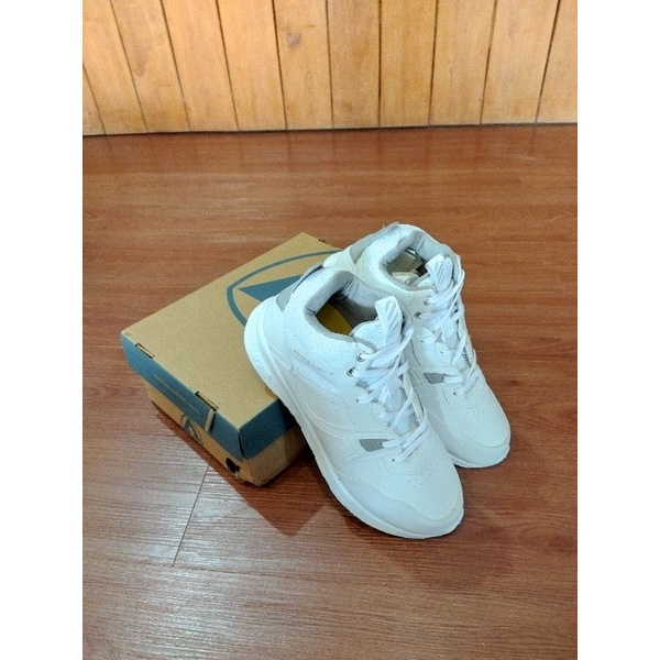 Aerostreet Dunk Series BNIB - Sepatu Sneakers