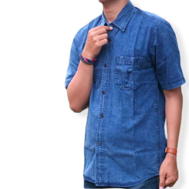 Kemeja Jeans Pendek Lengan Pendek Pria Biru Muda - Soft dan Nyaman untuk Ukuran JUMBO