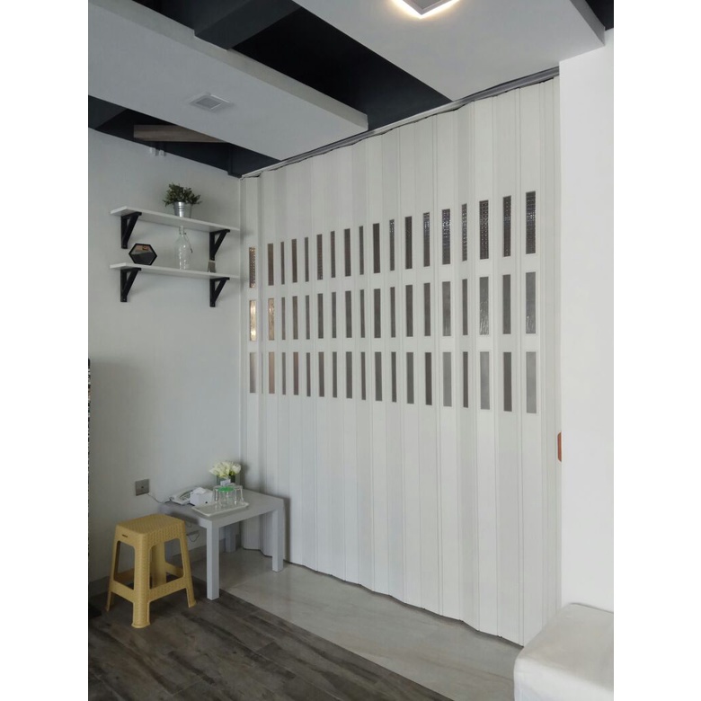 Onna Folding Door (ukuran custom)