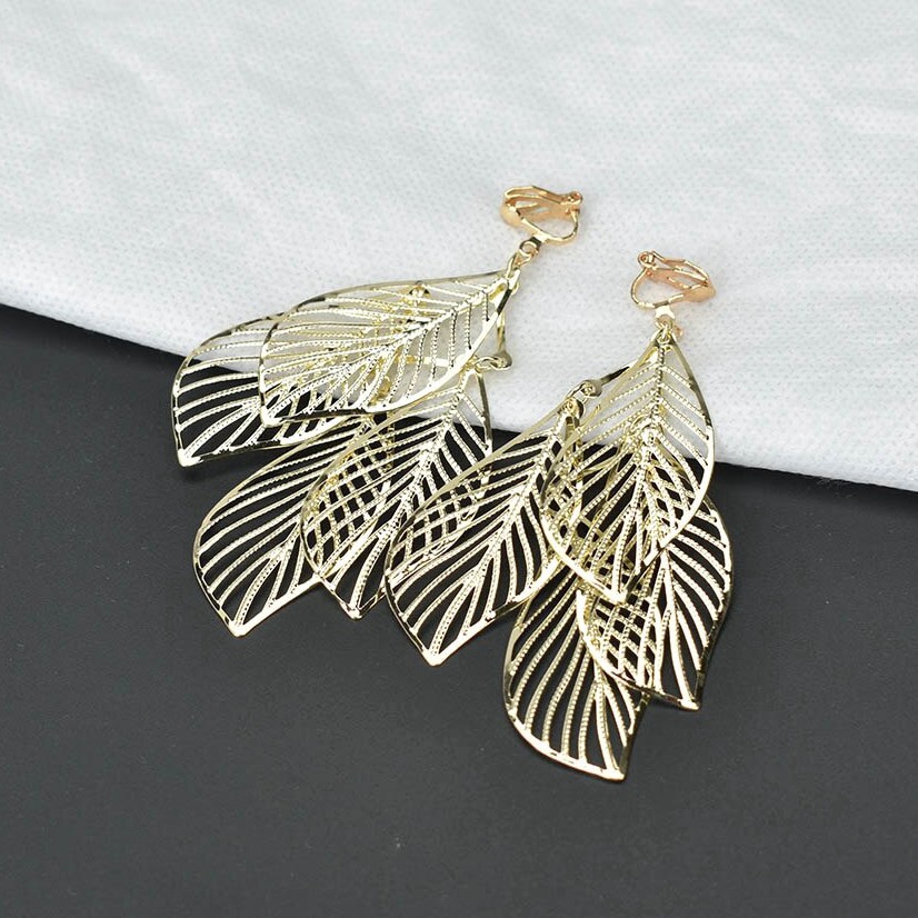 Anting Klip On Tanpa Tindik Bentuk Daun Multilayer Warna Goldsilver Gaya Korea Untuk Wanita