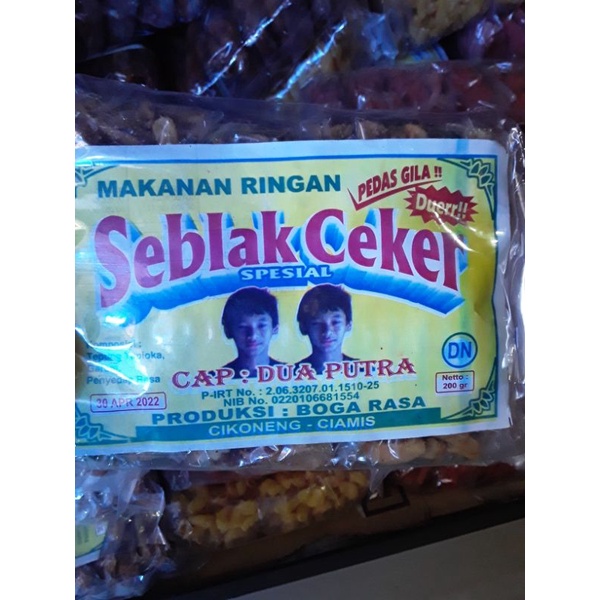 

Camilan Kripik Seblak Ceker Pedas