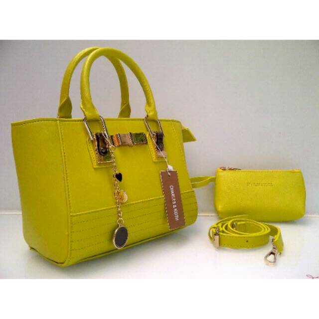 

Charles & keith pita besi Rp.175.000