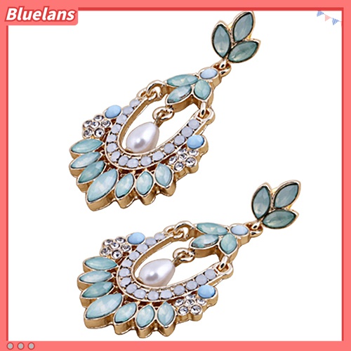 Anting Stud Desain Bunga Chandelier Bahan Akrilik Berlian Imitasi Untuk Wanita