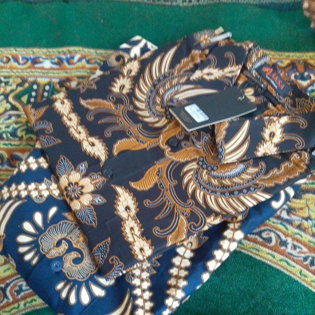 Aksa Aditya Anastasya Hem Pendek