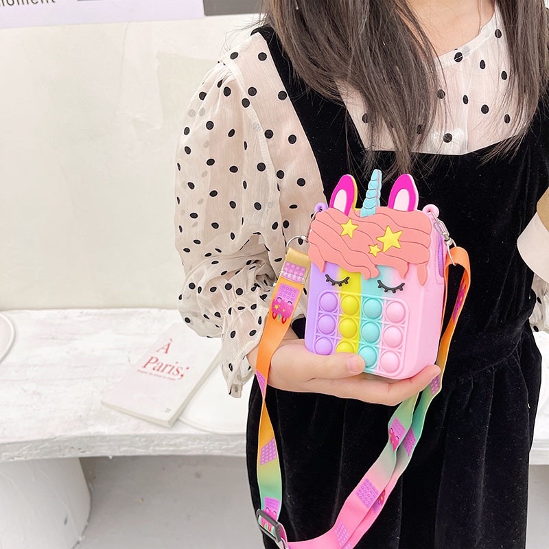 READY!! New Pop It unicorn Medium Bag Mainan Gelisah Unzip Toy Messenger Bag Wallet