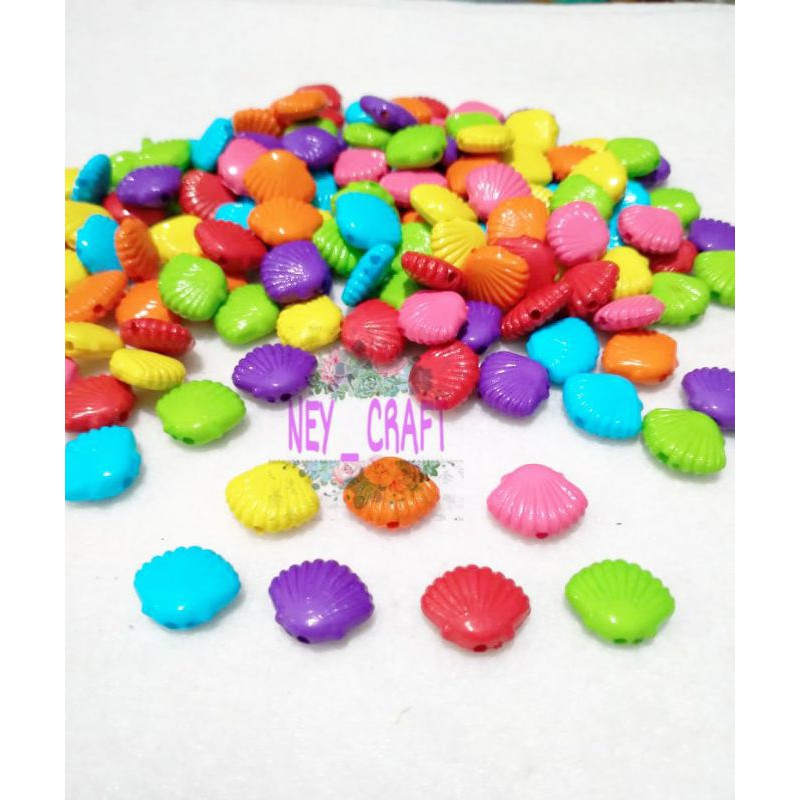 (18 pcs) manik manik kerang warna resin kerang bahan kerajinan gelang kalung maronce edukasi