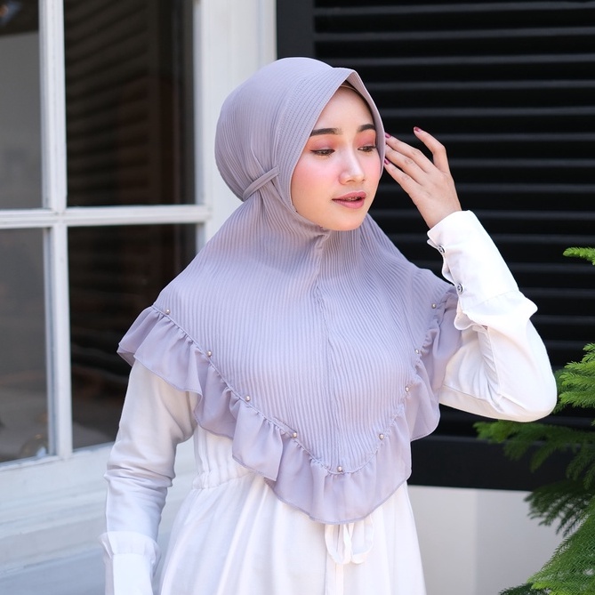 Jilbab Bergo Pet Plisket Rempel Mutiara Tali Ceruty Babydoll