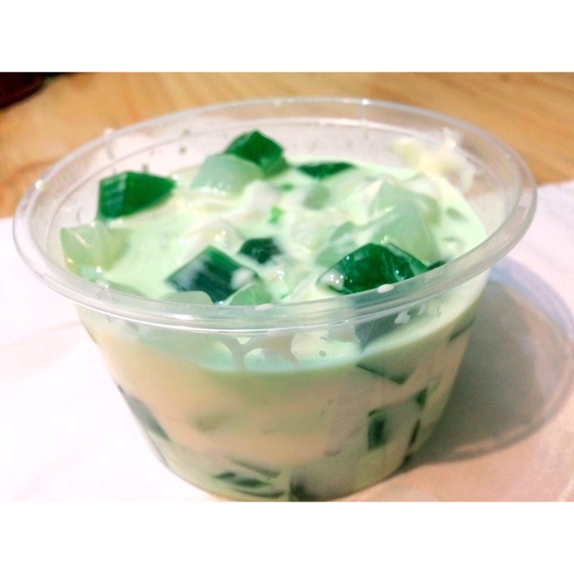 

Buko Pandan Salad Creamy Premium Hara Ekonomis Tangsel